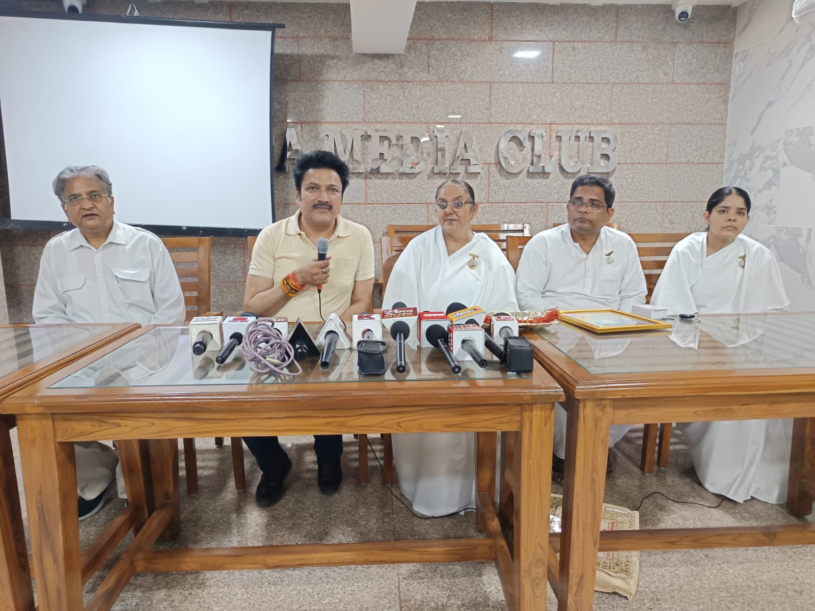 मीडिया क्लब में ब्रह्माकुमारी सेंटर द्वारा आध्यात्मिक व प्रेरणात्मक कार्यक्रम आयोजित