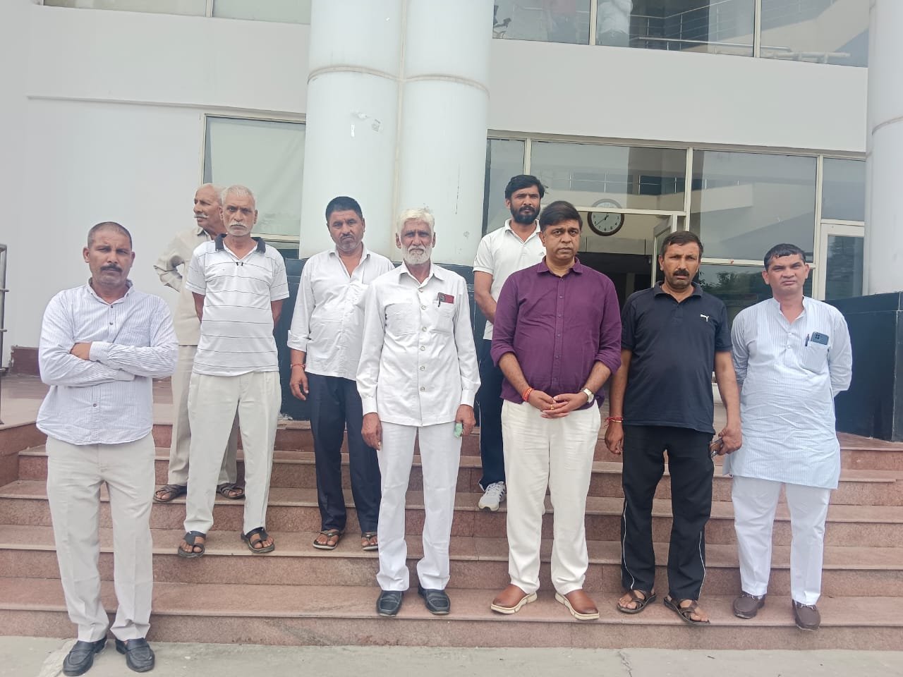 परिजनों से मिले पुलिस कमिश्नर