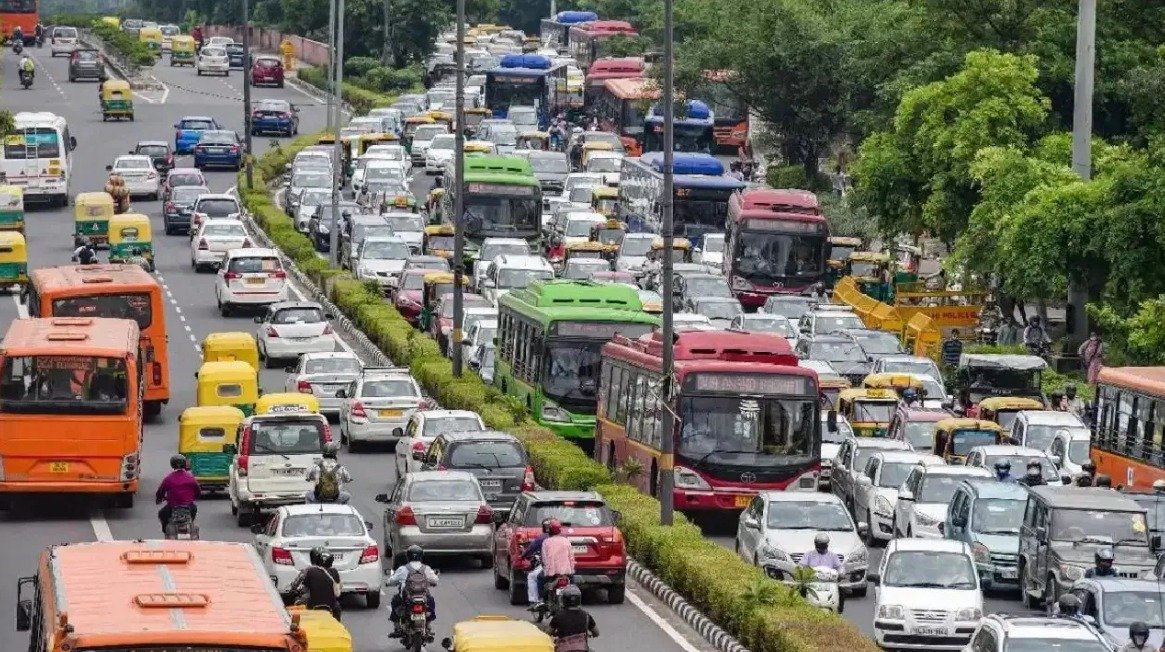 दिल्ली-एनसीआर में पुराने वाहनों को सुप्रीम कोर्ट की सांस