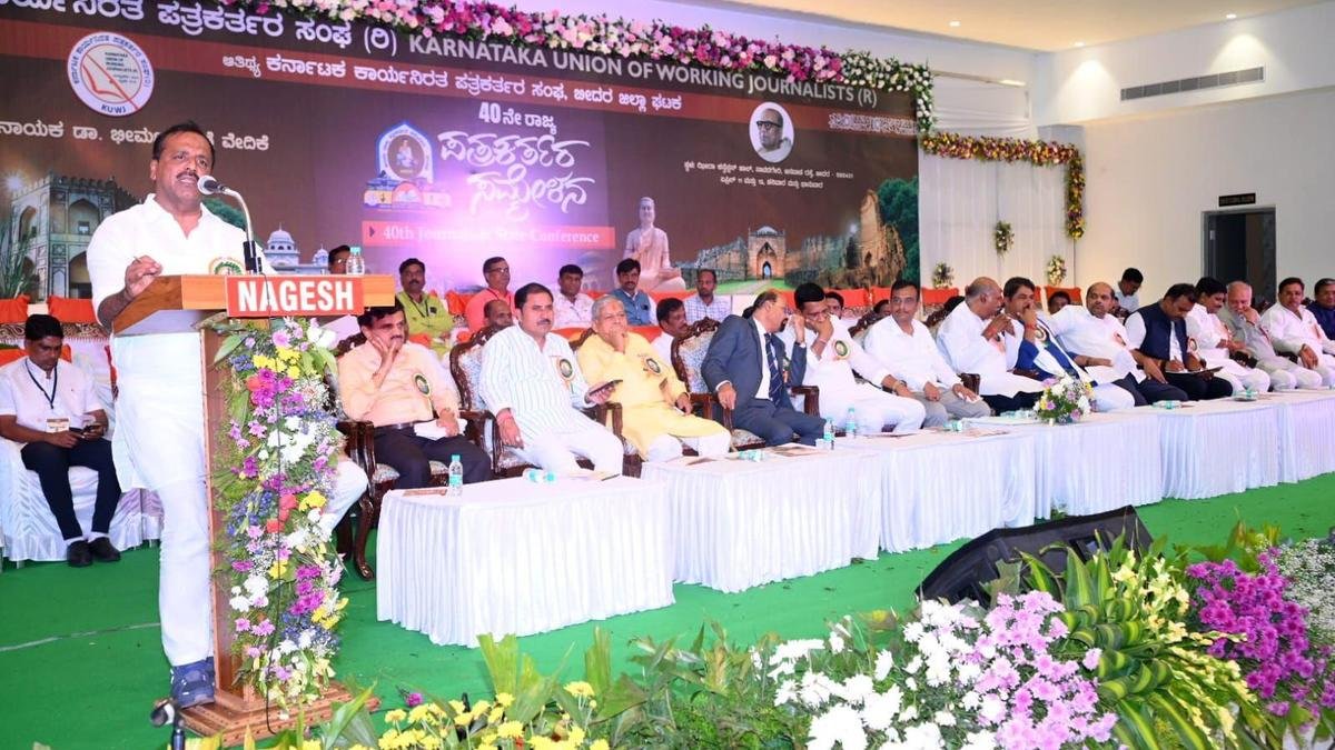 Strong politics, journalism are essential for a healthy democracy, says Speaker