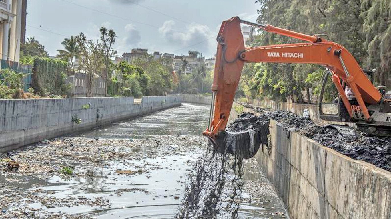 Mumbai Exceeds Drain Desilting Targets; Mithi River Cleanup Reaches 83%