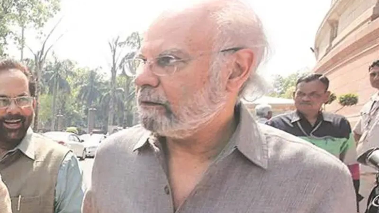 Internet fraudsters get to son of former PM I K Gujral, but he gets away relatively lightly