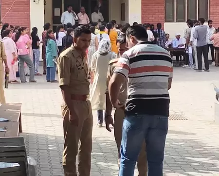 UPSC Prelims 2026: देश भर में कड़ी सुरक्षा के बीच यूपीएससी प्रारंभिक परीक्षा शुरू, 8 लाख से अधिक उम्मीदवार दे रहे एग्जाम
