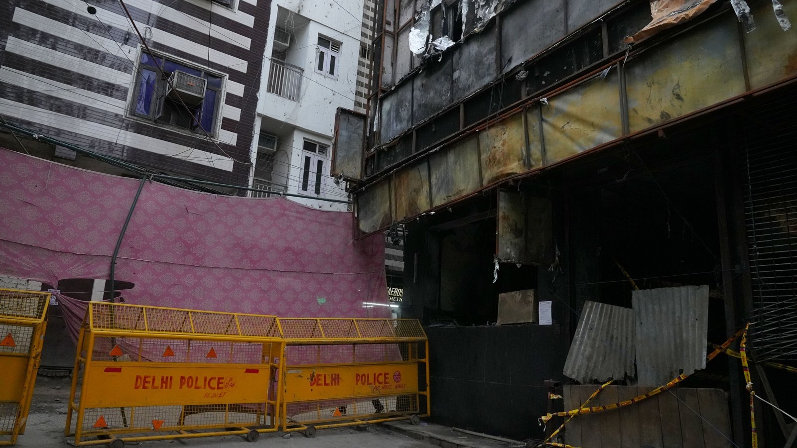 Most hotels and B&Bs shut since Delhi B&B fire, Hauz Rani Market awaits customers