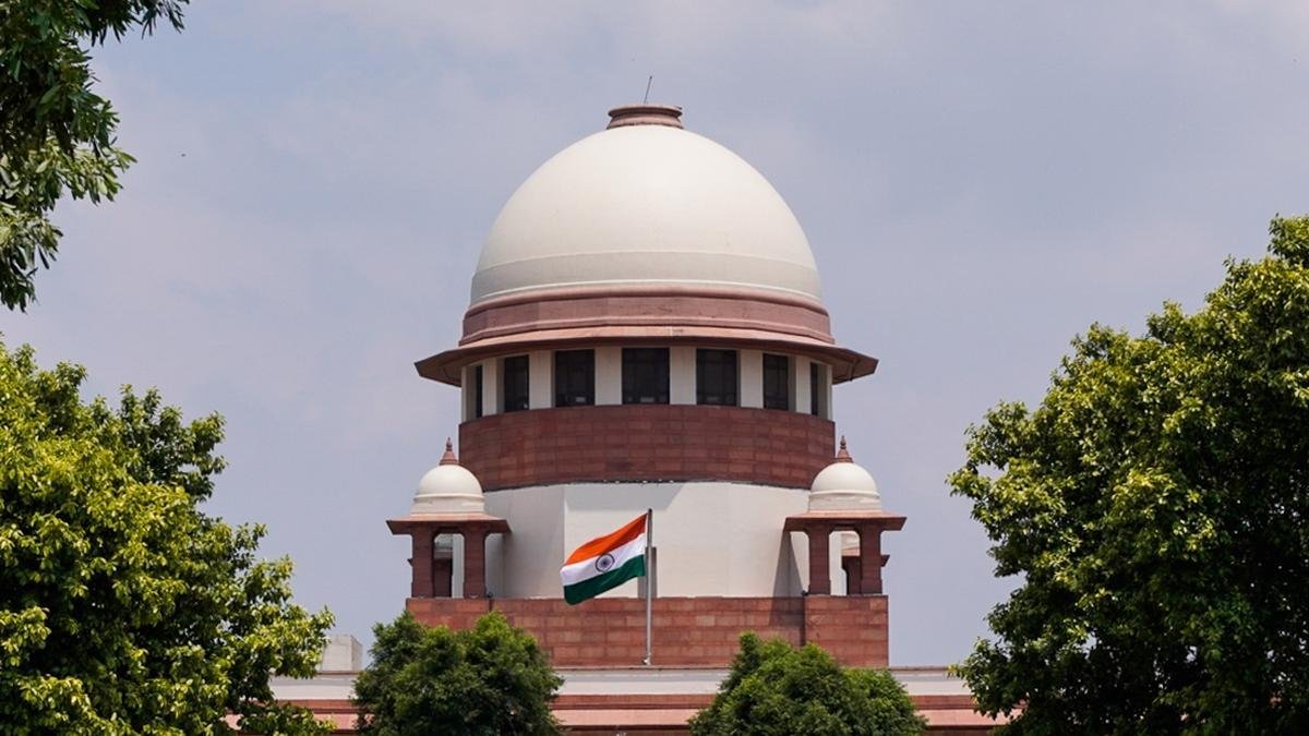 Supreme Court asks Bengal poll officers to pursue appeals on SIR exclusion