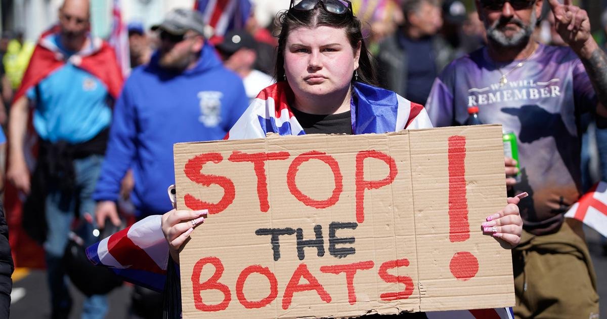 UK migration at lowest since 2012, show latest figures