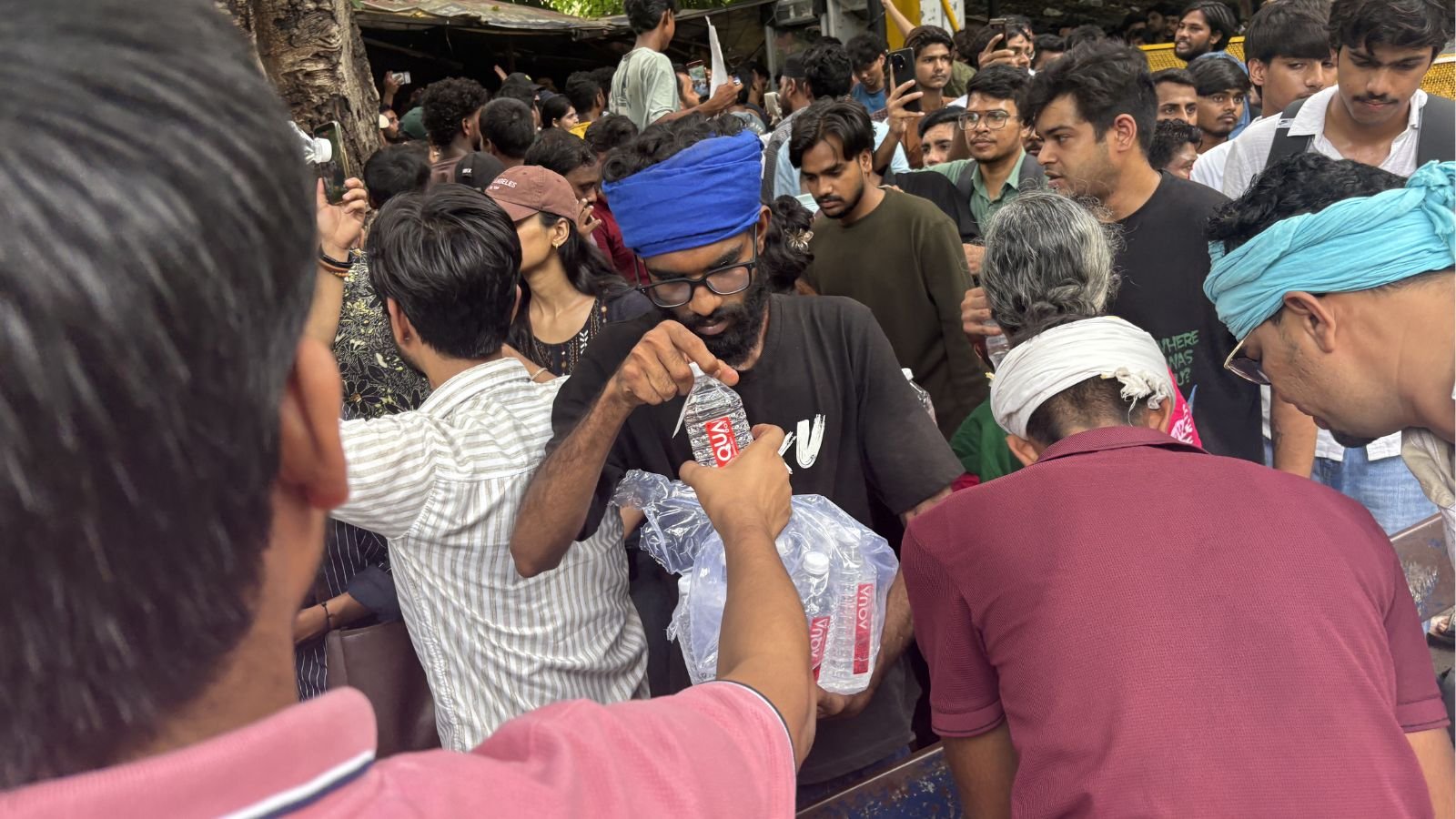 Beyond the slogans and the swelling crowd, the volunteers who keep Jantar Mantar running