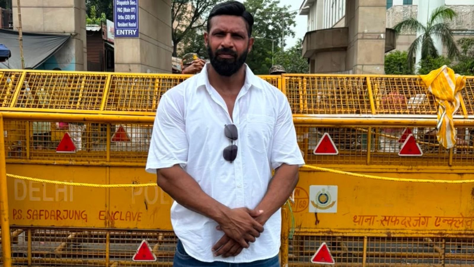 ‘I came to support Sonam Sir’: Outside Safdarjung hospital, ‘Mohammad Deepak’ says ‘dark time for the country’