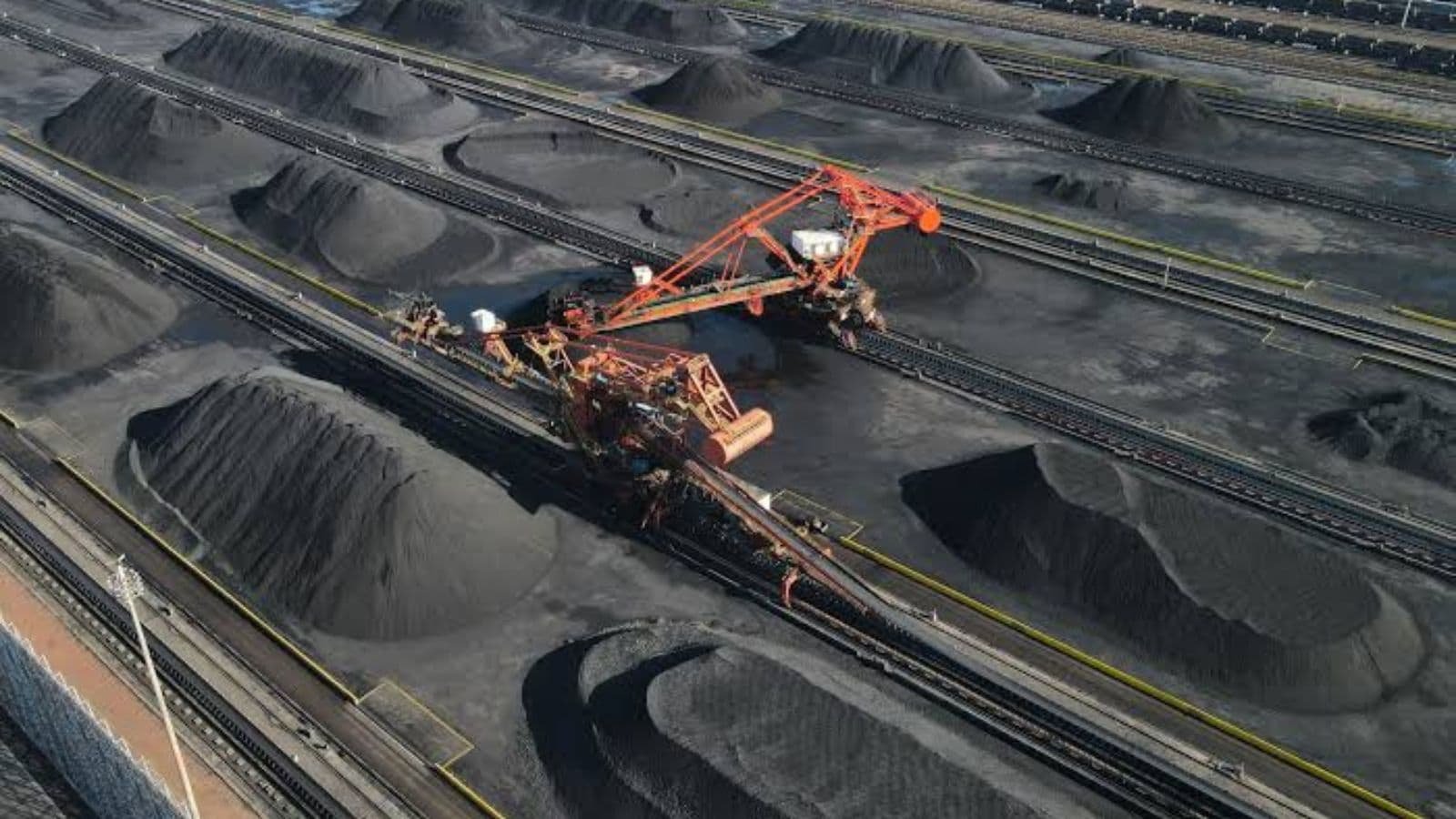 India imports less coal despite higher power demand