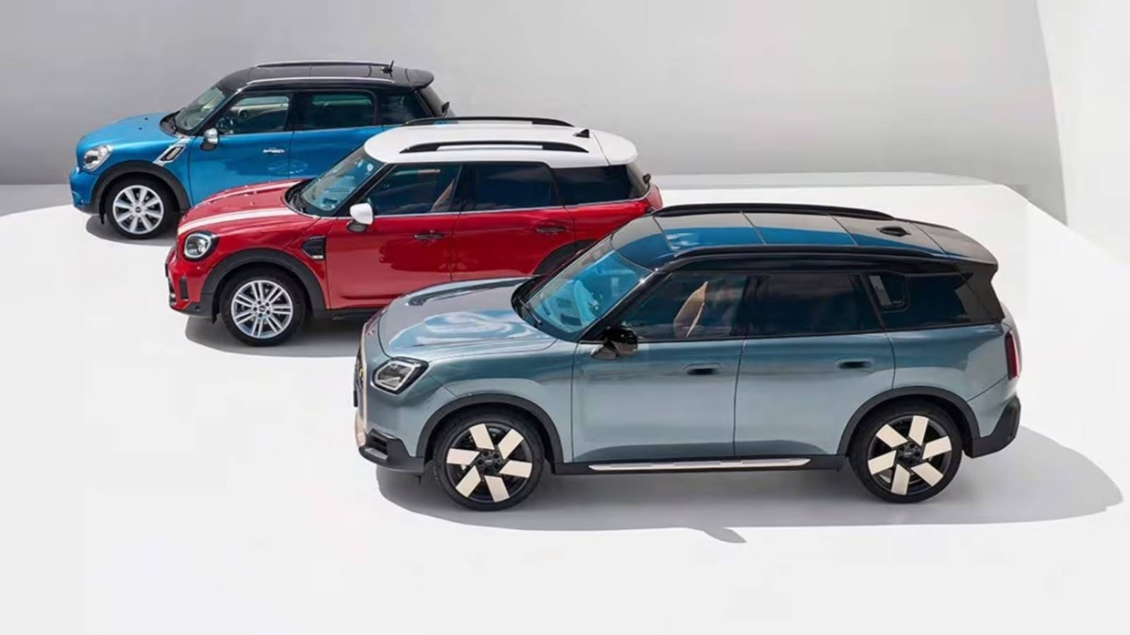 Major German carmakers hit by steep China sales plunge as competition heats up