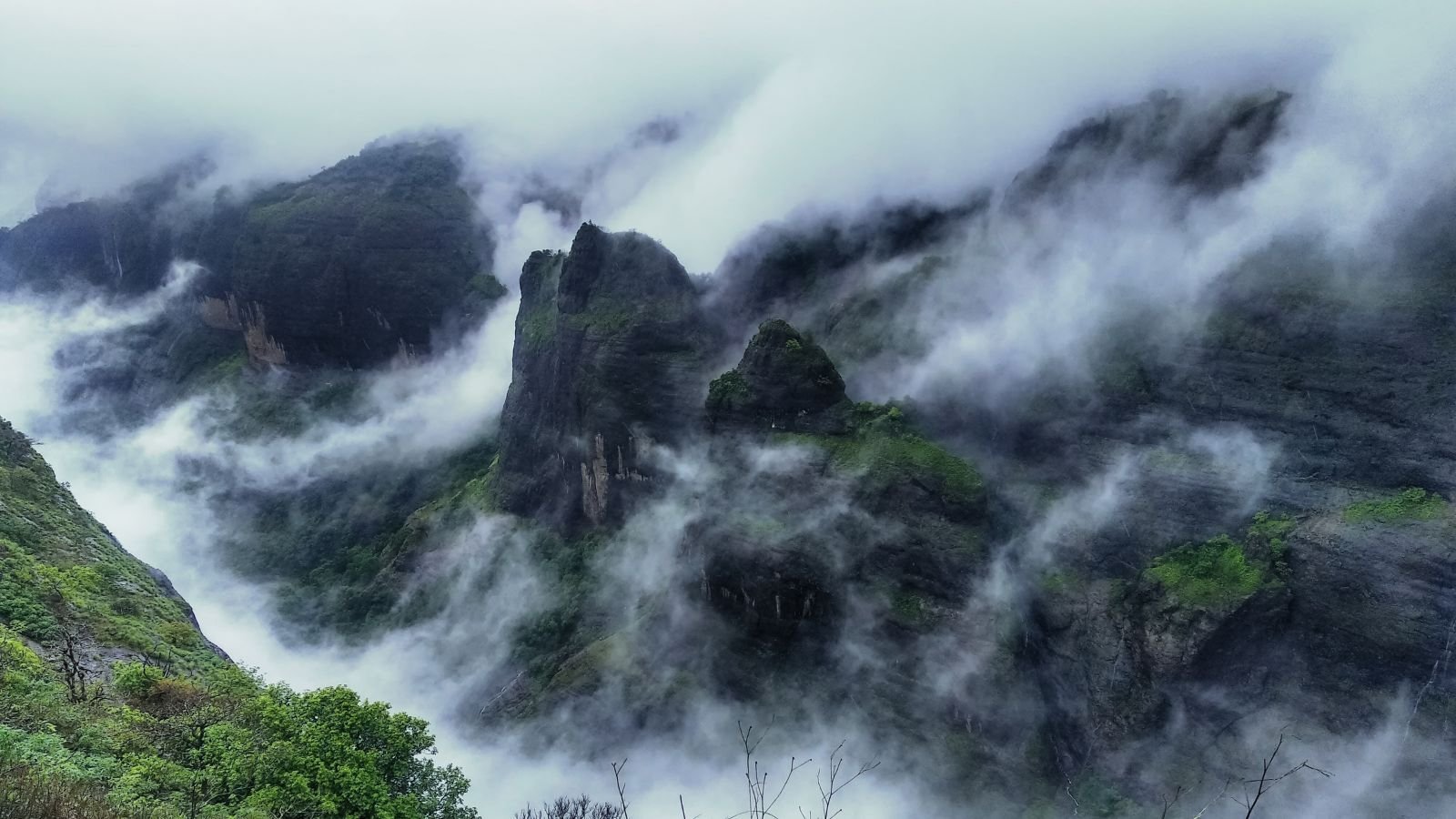 10 UNESCO World Heritage Sites that are at their greenest during the monsoon