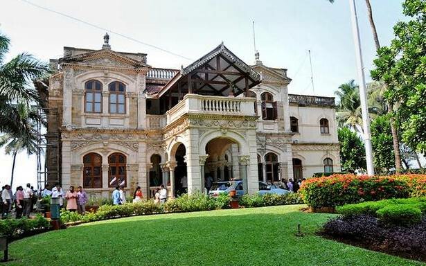 Aaditya Thackeray Slams INR 2.9-Crore Mayor's Bungalow Renovation, Alleges Wasteful Civic Spending