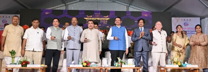Maharashtra to Build 145 Railway Overbridges in Three Years to Eliminate Level Crossings: CM Fadnavis