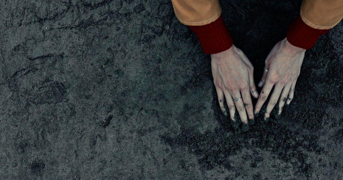 How a Bangladeshi film uses sand to explore the ‘fragility of urban, modern life’