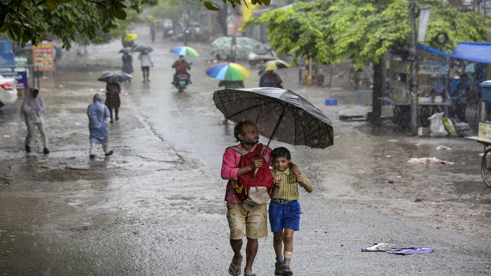 Gujarat faces exceptionally heavy rain; extreme showers likely in Madhya Maharashtra