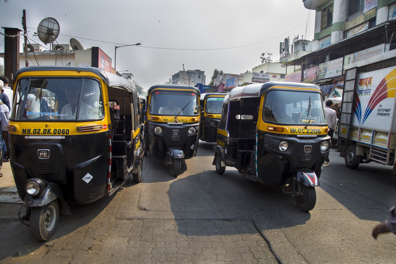 100-Day Crackdown Begins on Auto Drivers’ Licences and Marathi Skills