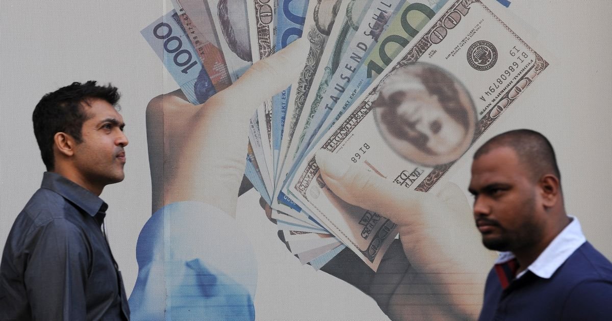 India’s foreign exchange reserves fall by nearly $10 billion to $671 billion