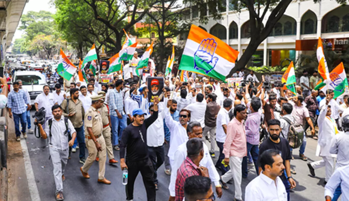 पेट्रोल-डीजल महंगाई पर कांग्रेस का सरकार पर हमला