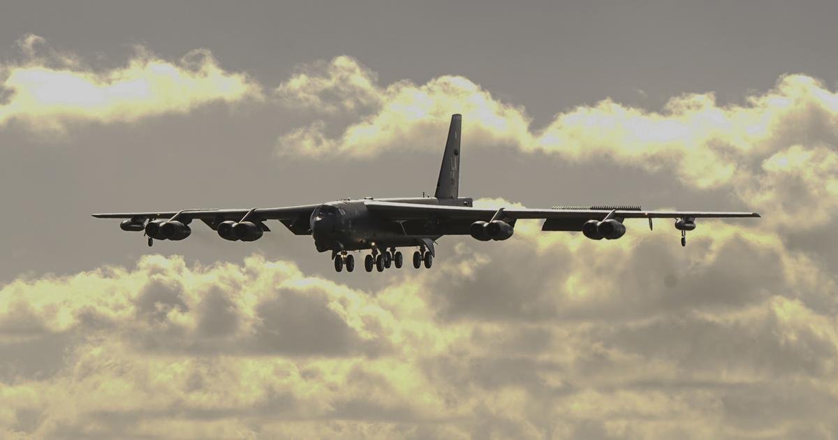 United States: Eight killed as B-52 bomber jet crashes during test flight in California
