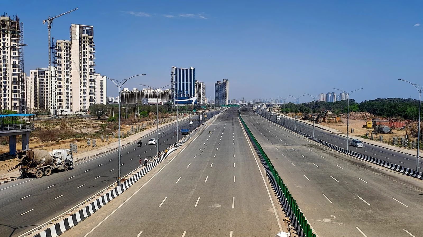 ‘Relatives not visiting us’: Dwarka Expressway residents seek toll relief for e-cabs, school buses