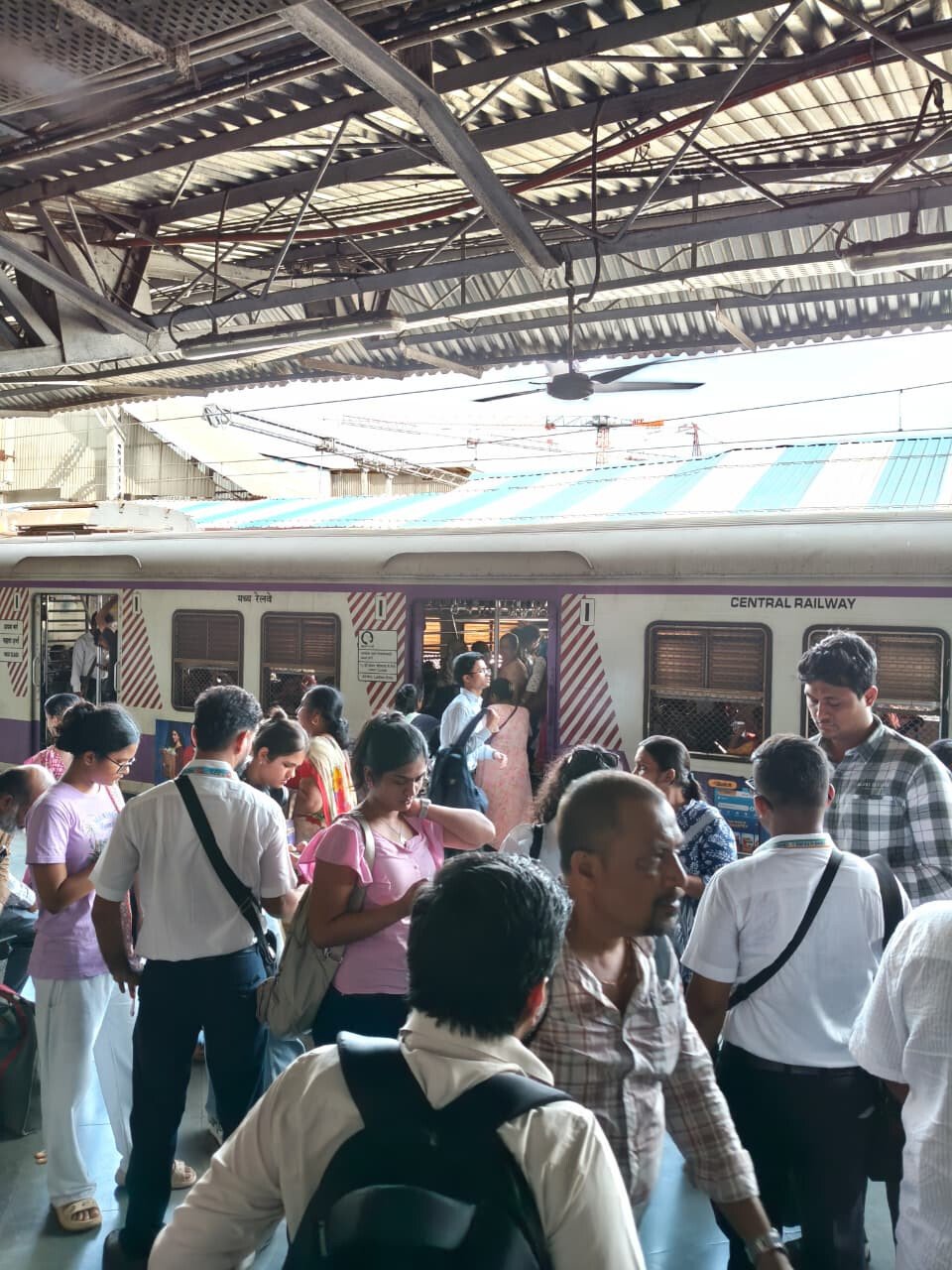 Mumbai Local News: CR Collects Fine ₹13.94 Crore From 2 Lakh Ticketless Passengers In May 2026