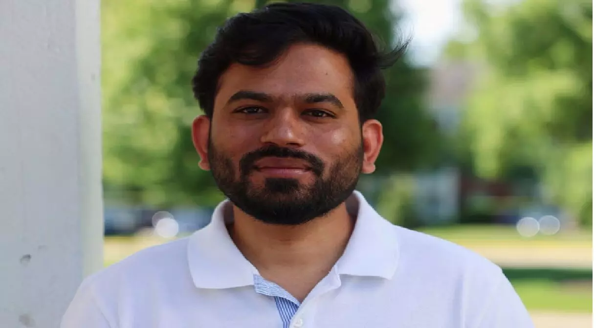 कॉकरोच जनता पार्टी के अभिजीत दीपके दिल्ली पहुंचे, जंतर-मंतर पर प्रदर्शन की तैयारी तेज; हाई अलर्ट पर पुलिस