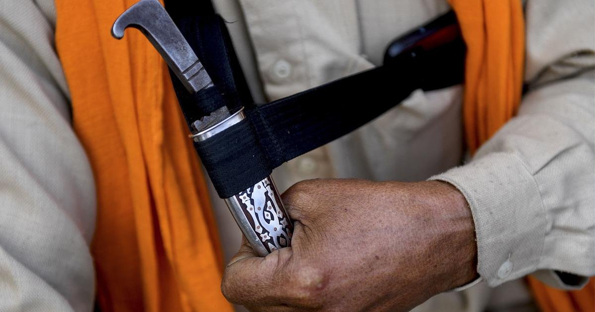 A murder in the UK reopens debate on whether Sikhs should be allowed to carry kirpans in public