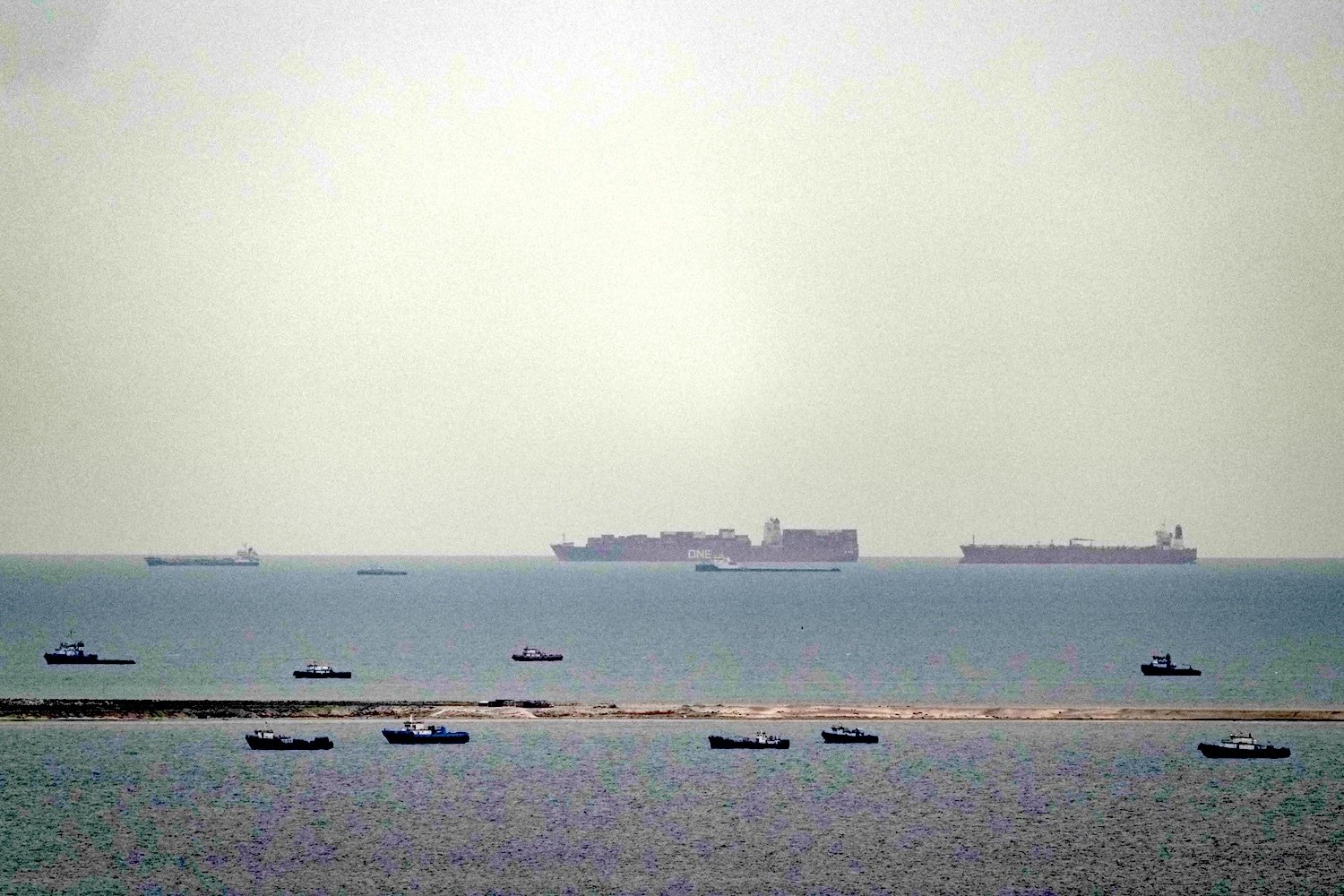 Evacuation plan through Hormuz for stranded ships in Gulf underway: UN agency
