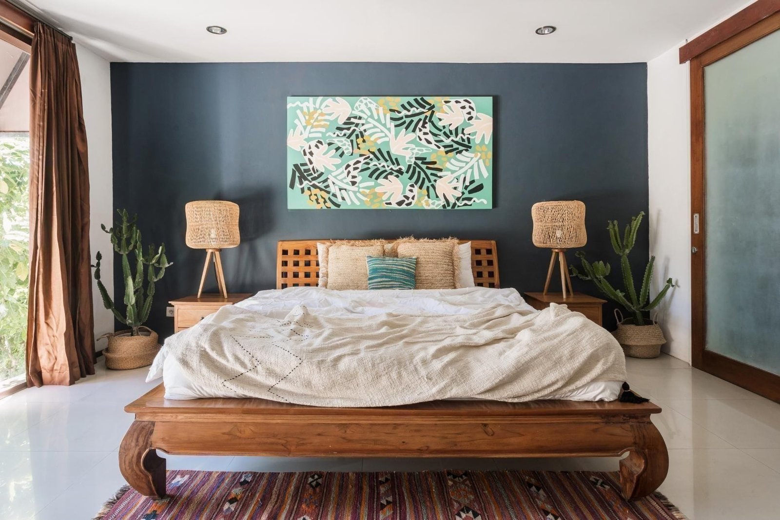Vastu Tips for Placing Photos in the Bedroom - Vastu For Home