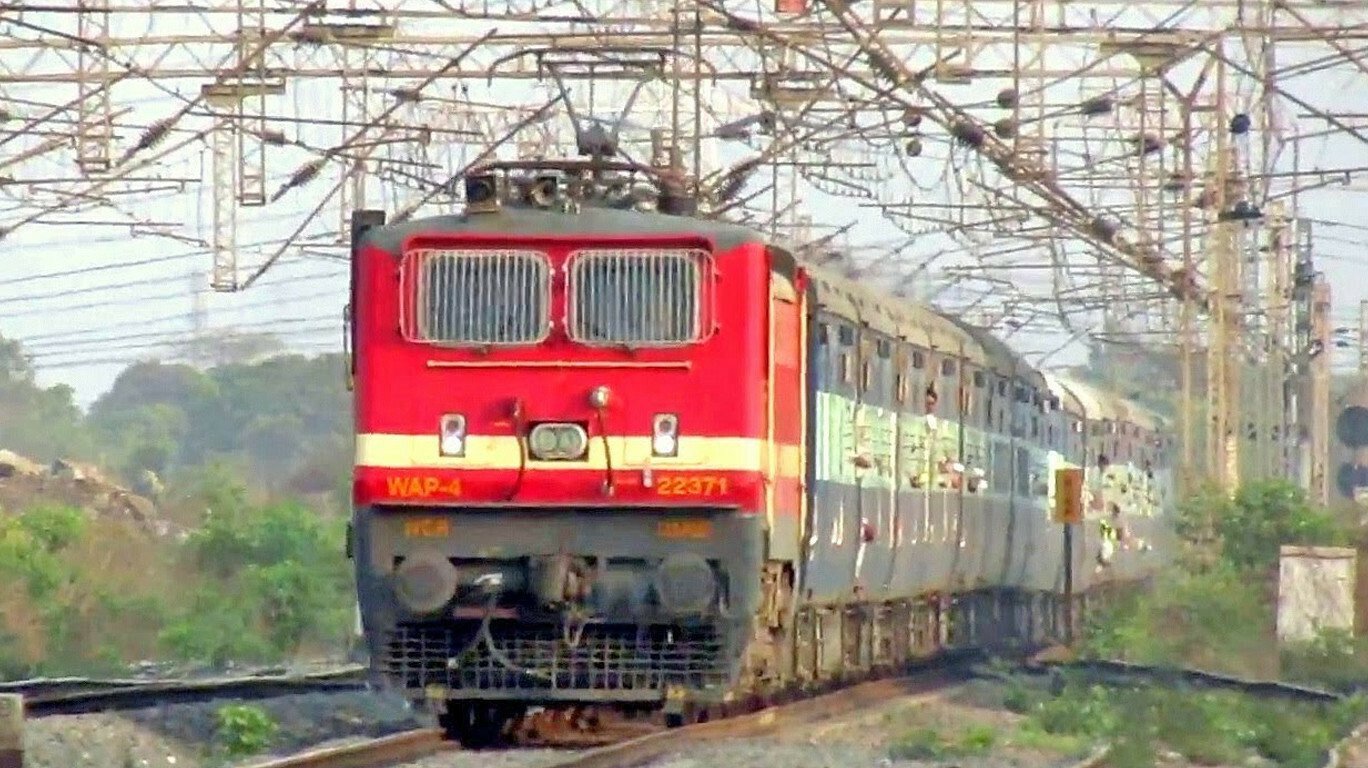 Railways Lose Bedrolls Worth INR 104 Crore From AC Coaches, RTI Finds