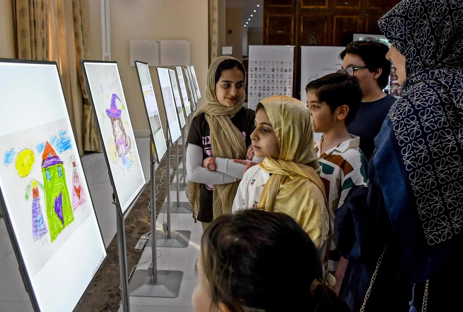 Resurrected from rubbles, last drawings of kids that war snatched