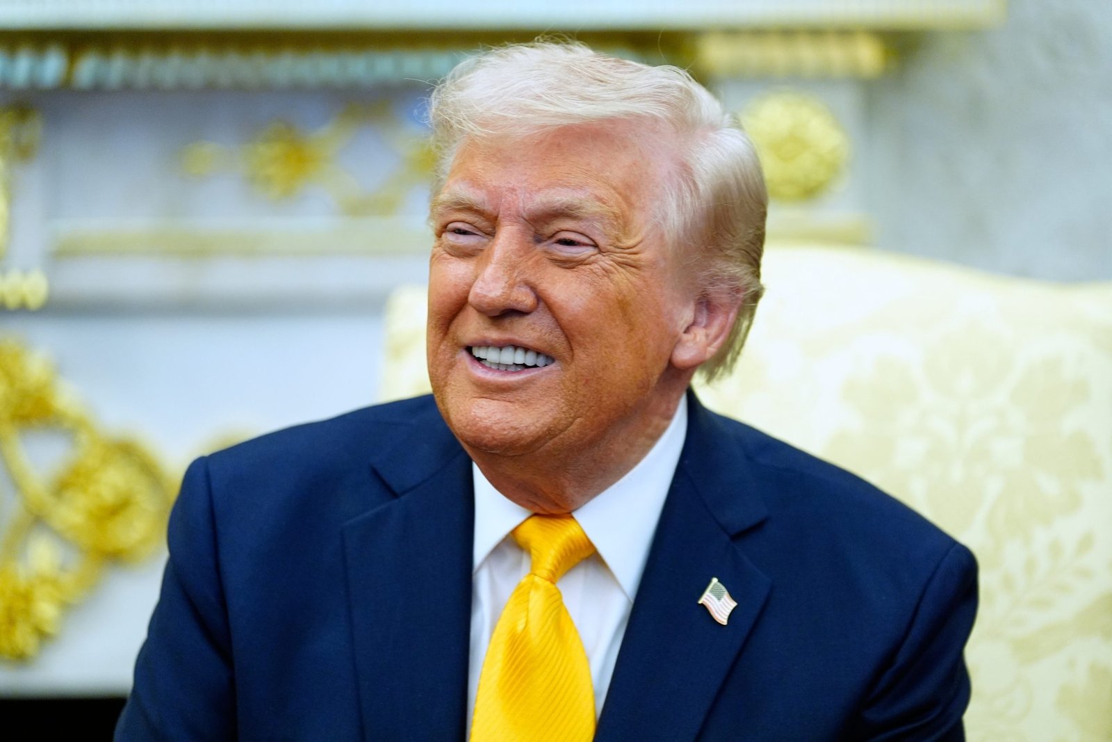 US President Trump announces Iran deal 'complete', Pakistan PM says signing on Friday