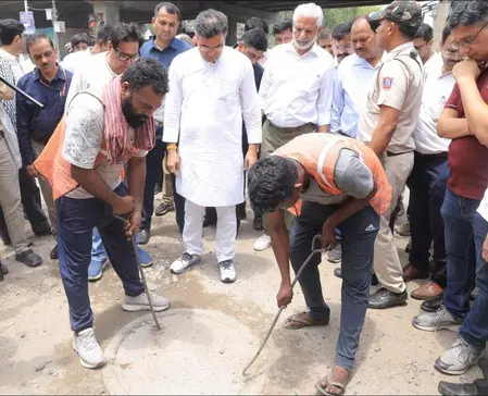 मंत्री प्रवेश वर्मा ने जखीरा अंडरपास का किया औचक निरीक्षण, बोले- दिल्ली में इस बार नहीं होने देंगे जलभराव, तैयारियां पूरी