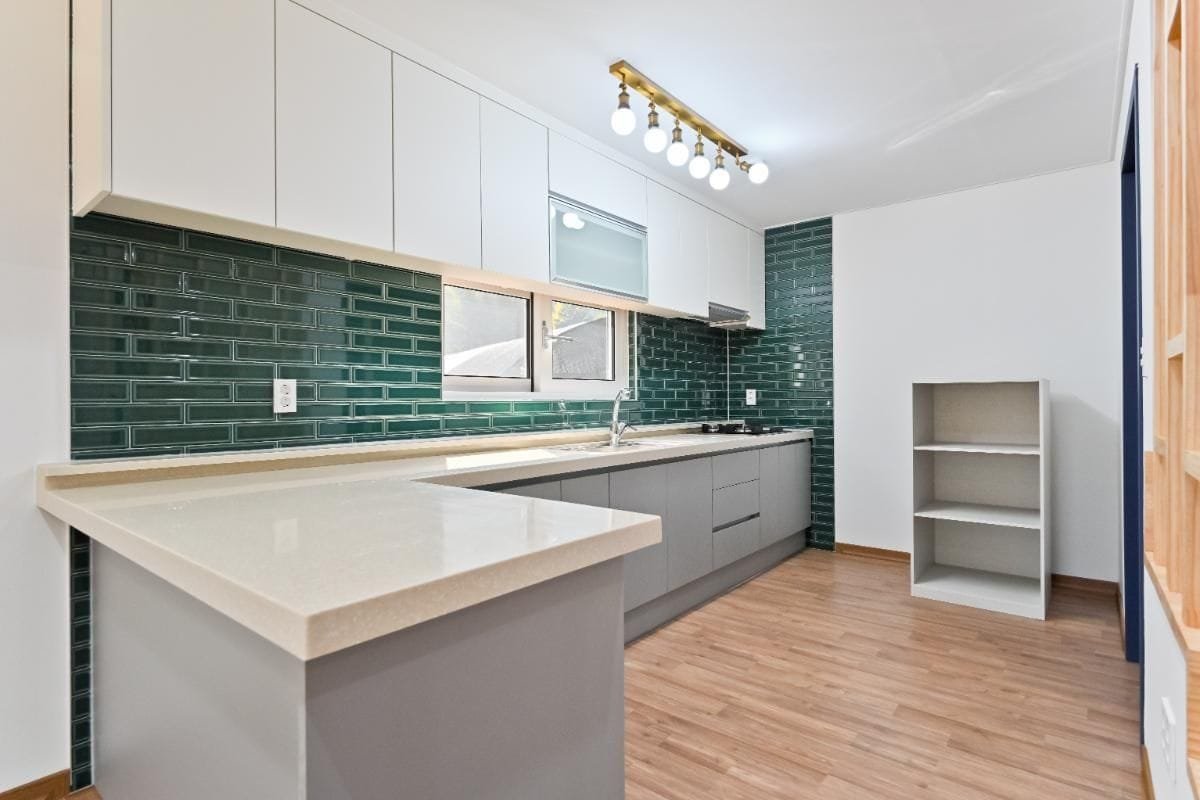 20 L-Shaped Kitchen Design Ideas &amp; Photo Gallery for Indian Homes