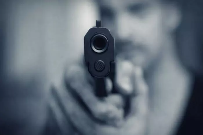 डिलीवरी बॉय का सीना चीरते हुए निकली कांस्टेबल की गोली, पीछे खड़े युवक के पेट में जा फंसी, जानें दिल्ली हत्याकांड की कहानी