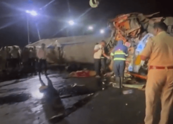Two Killed, Two Injured in Multi-Vehicle Crash on Mumbai–Pune Expressway