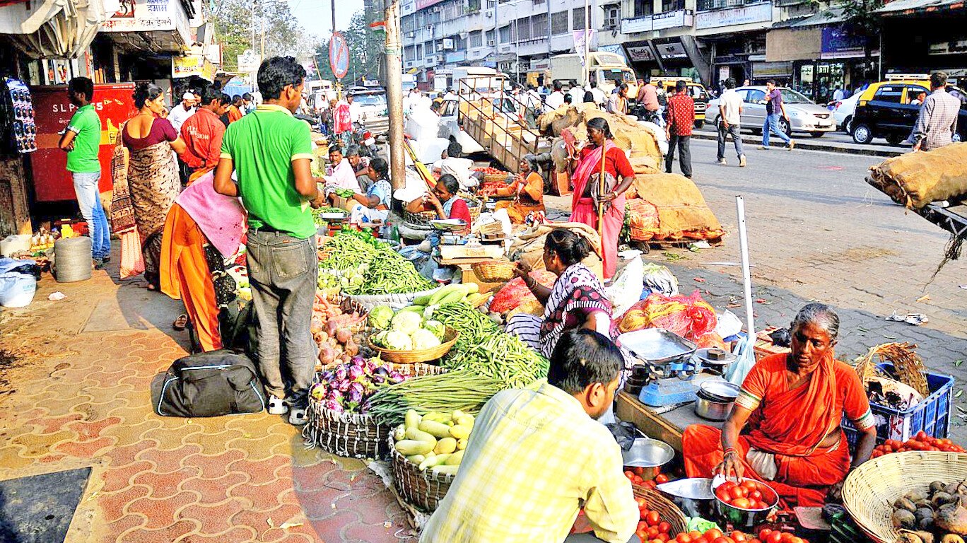 BMC targets 20 hawker hotspots across Mumbai; Soon, QR codes for licensed vendors