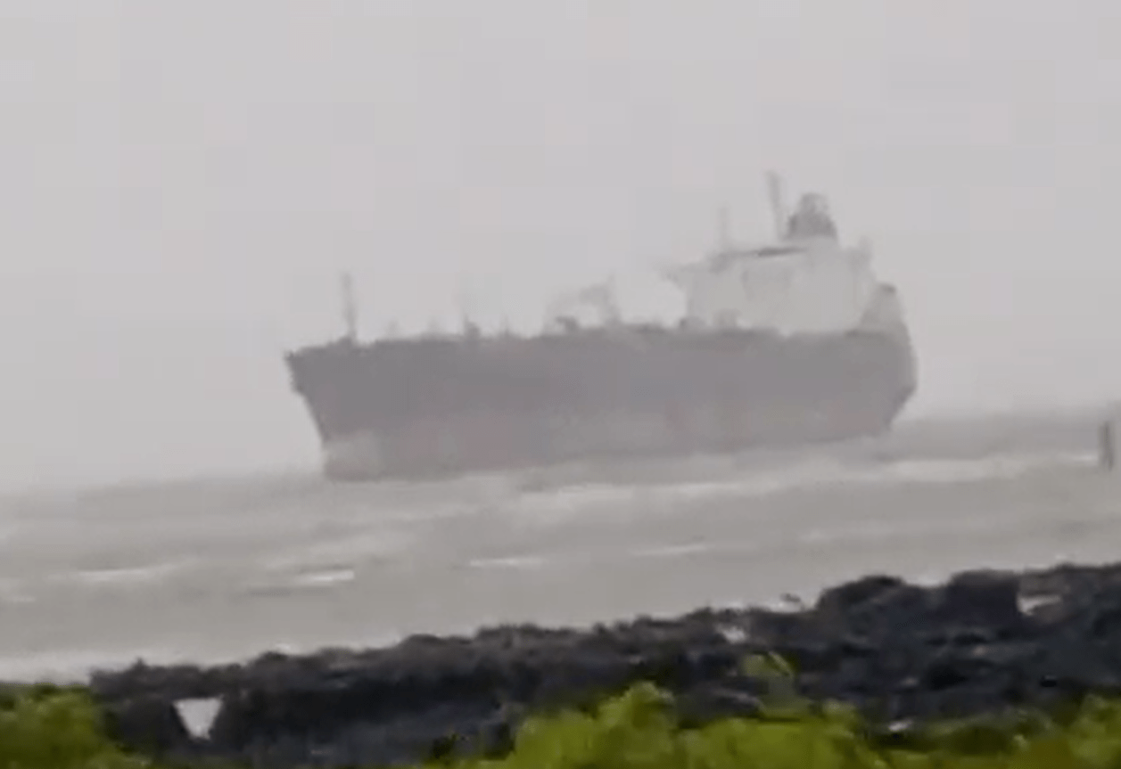 Mumbai: Ship Drifts Near Manori Beach Amid Heavy Rain and Strong Winds
