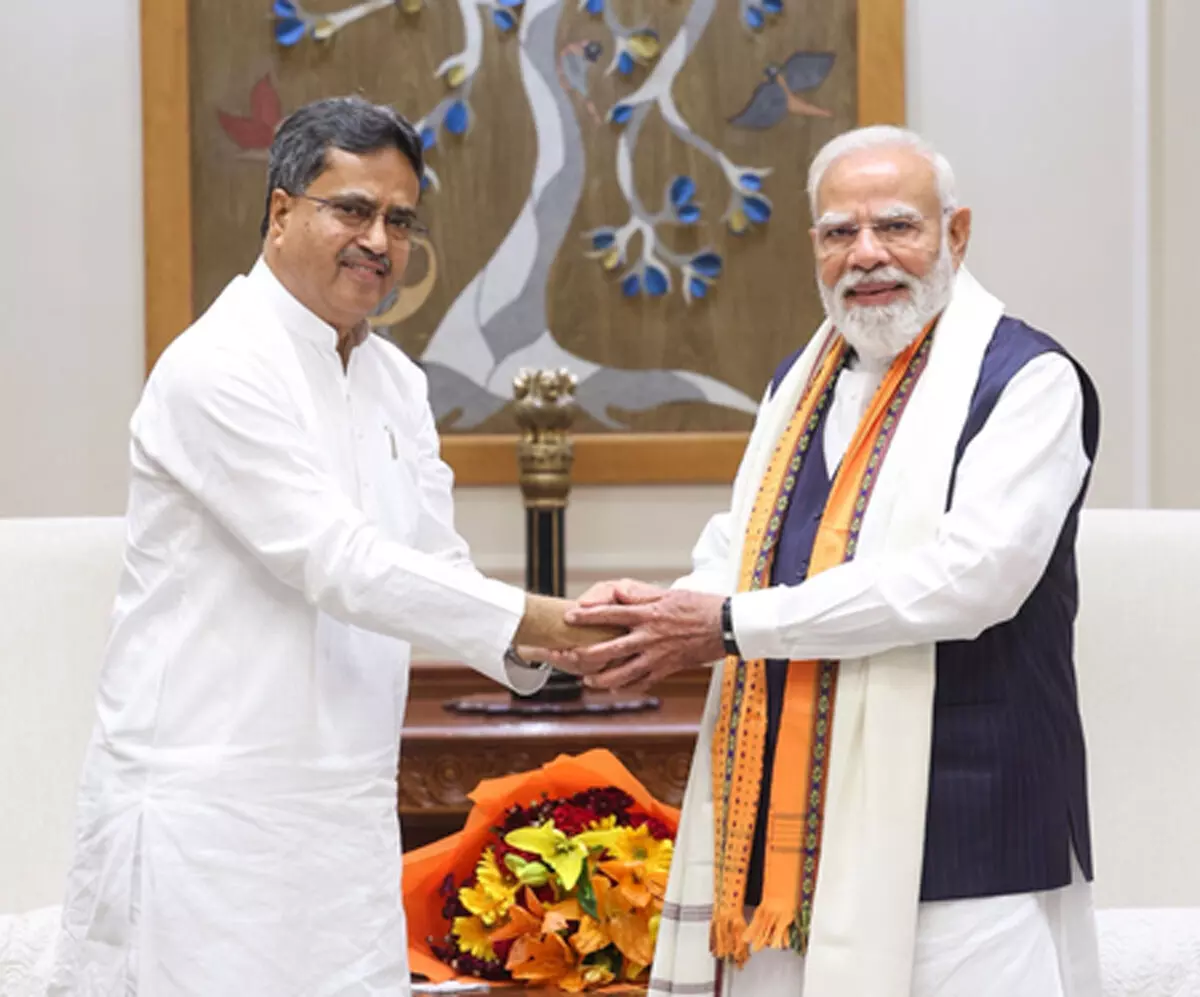 त्रिपुरा के सीएम ने पीएम मोदी से मुलाकात की, राष्ट्र सेवा के 12 वर्ष पूरे होने पर बधाई दी